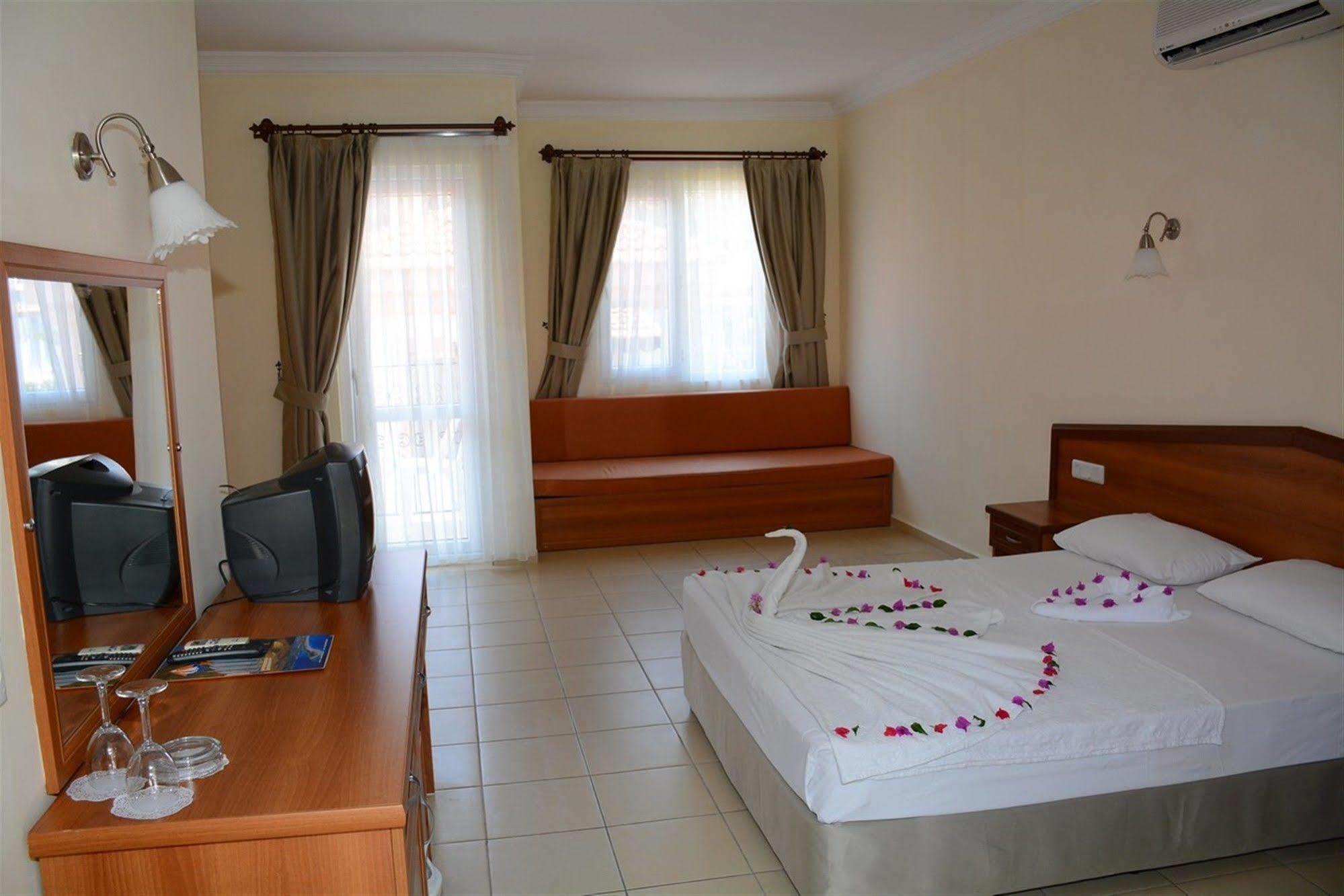 Karbel Beach Hotel Олудениз Экстерьер фото